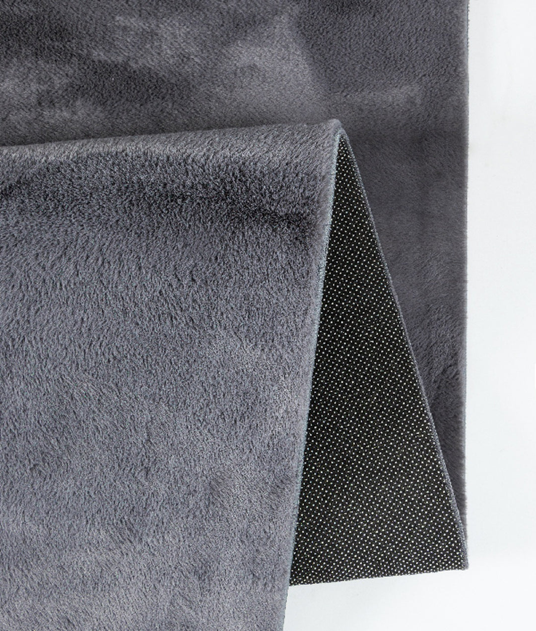 Kurzflor Teppich Anthrazit als minimalistische Wohnidee aus Polyester aus der DOUBS Kollektion_