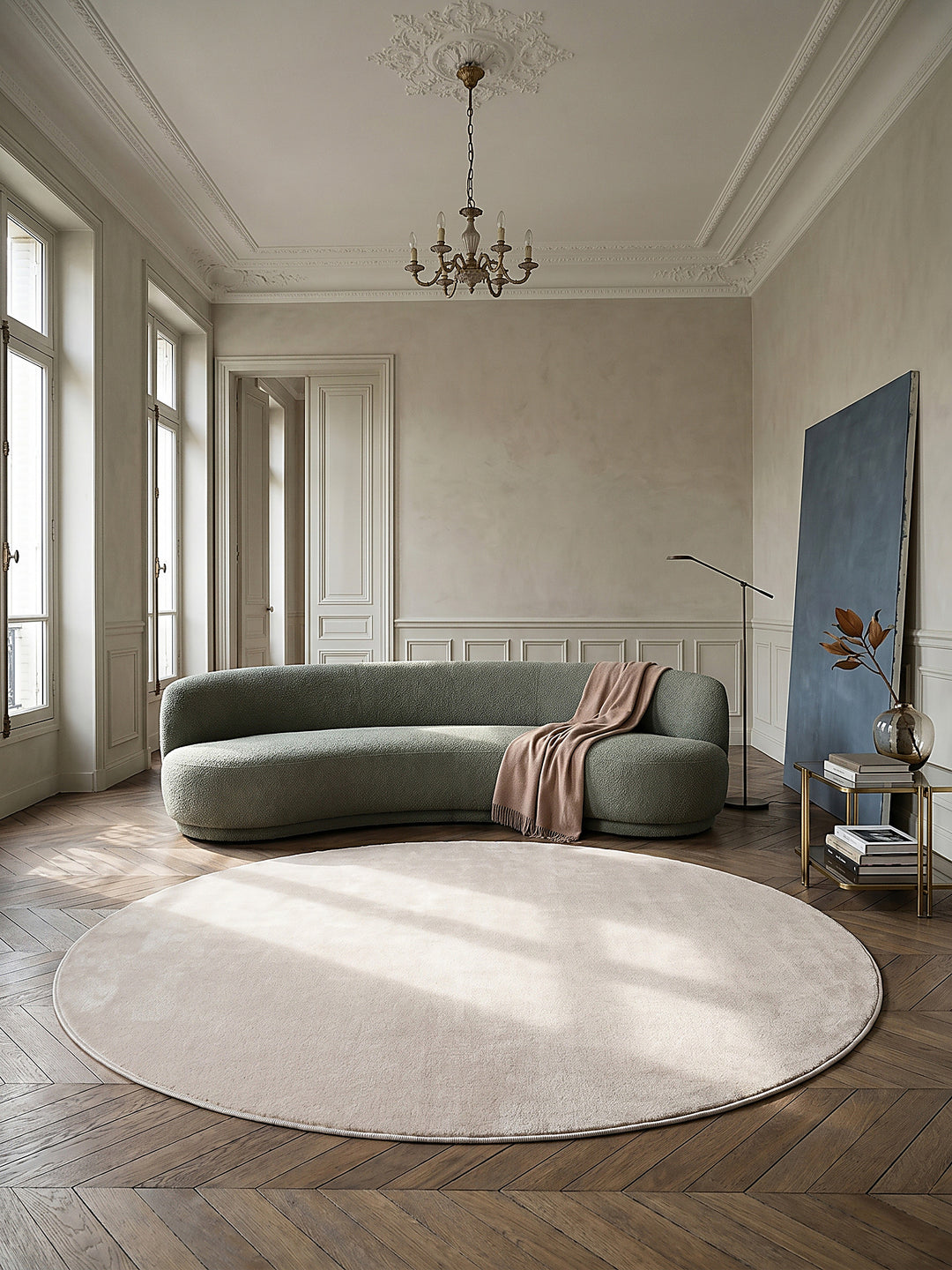 Teppich Beige rund im modernen Wohnzimmer_