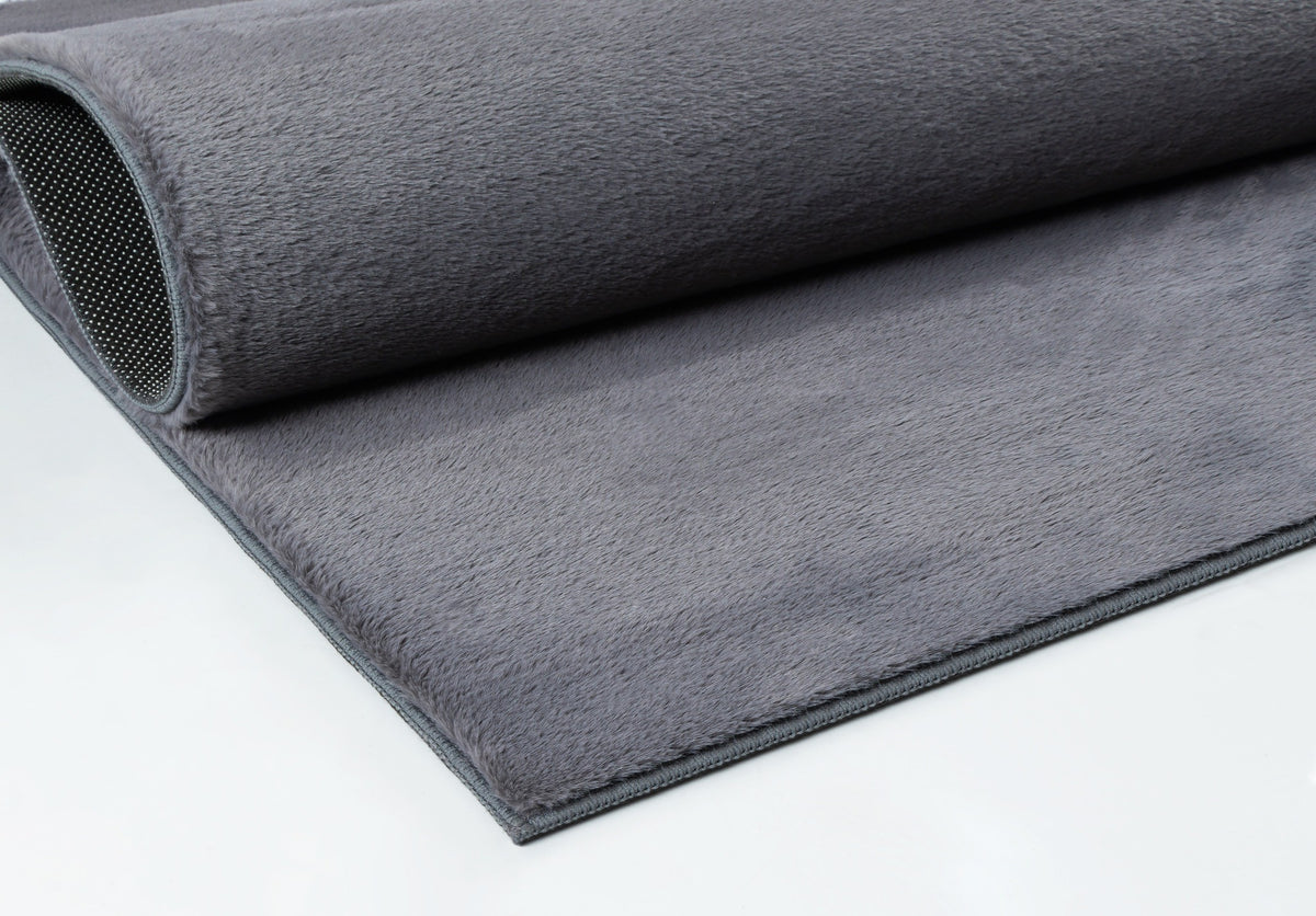 Kurzflorteppich Anthrazit unifarben im Wohnraum Polyester DOUBS Serie_