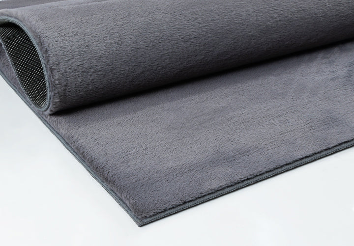 Kurzflorteppich Anthrazit unifarben im Wohnraum Polyester DOUBS Serie_