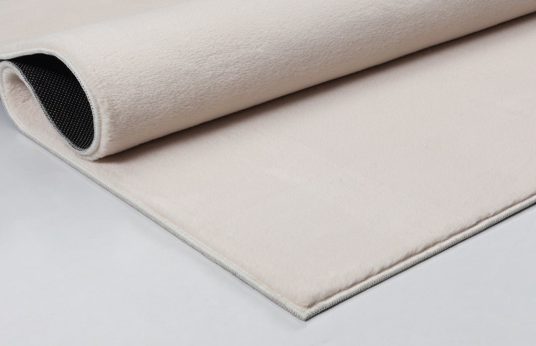 Kurzflor Teppich Beige uni aus hochwertigem Polyester im Wohnraum Kollektion DOUBS_