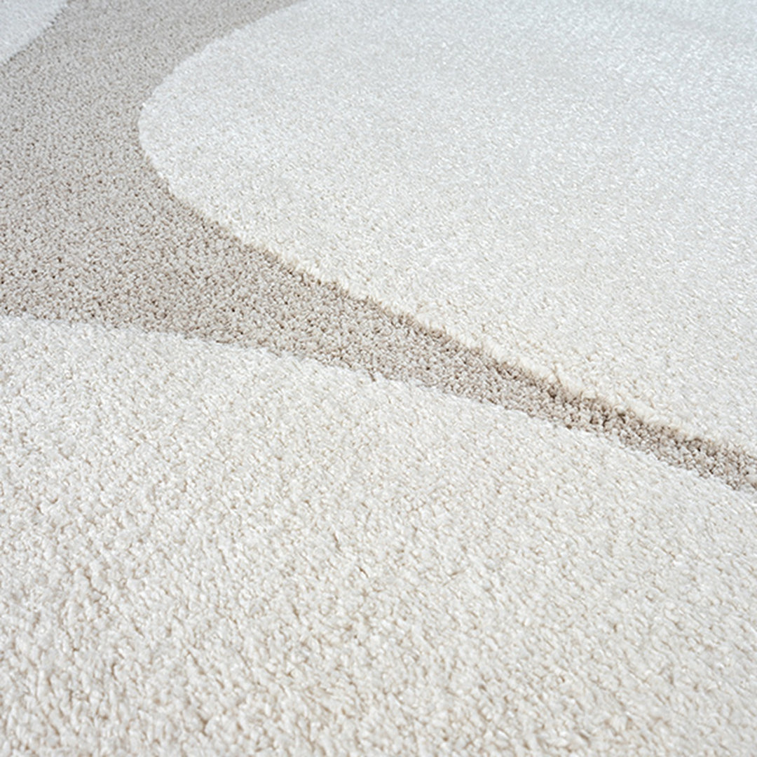 Kurzflor Teppich Creme vielseitig für Wohn- und Schlafbereich aus Polyester aus der MUOTA Kollektion_