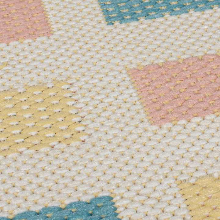 Langlebiger Outdoor ovaler Teppich in Pastellfarben mit geometrischem Muster und rutschfestem Latexrücken - RUSH von Kadima Design _Pastellfarben_