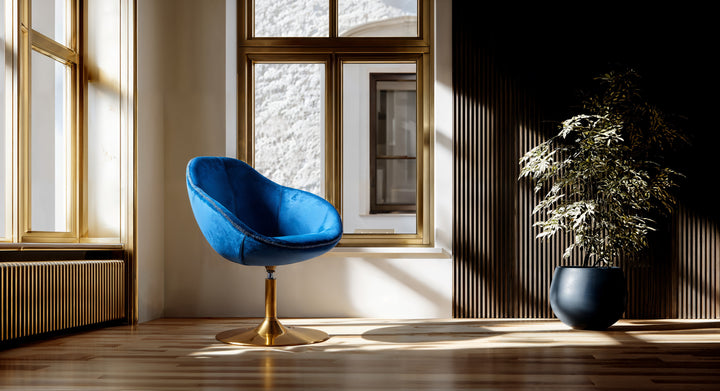 Drehbarer_Loungesessel_mit_samtblauem_Bezug_und_goldenem_Fuß_Modernes_Design_mit_extra_weicher_Polsterung_für_Wohnzimmer_und_Lounge_KADIMA_DESIGN_