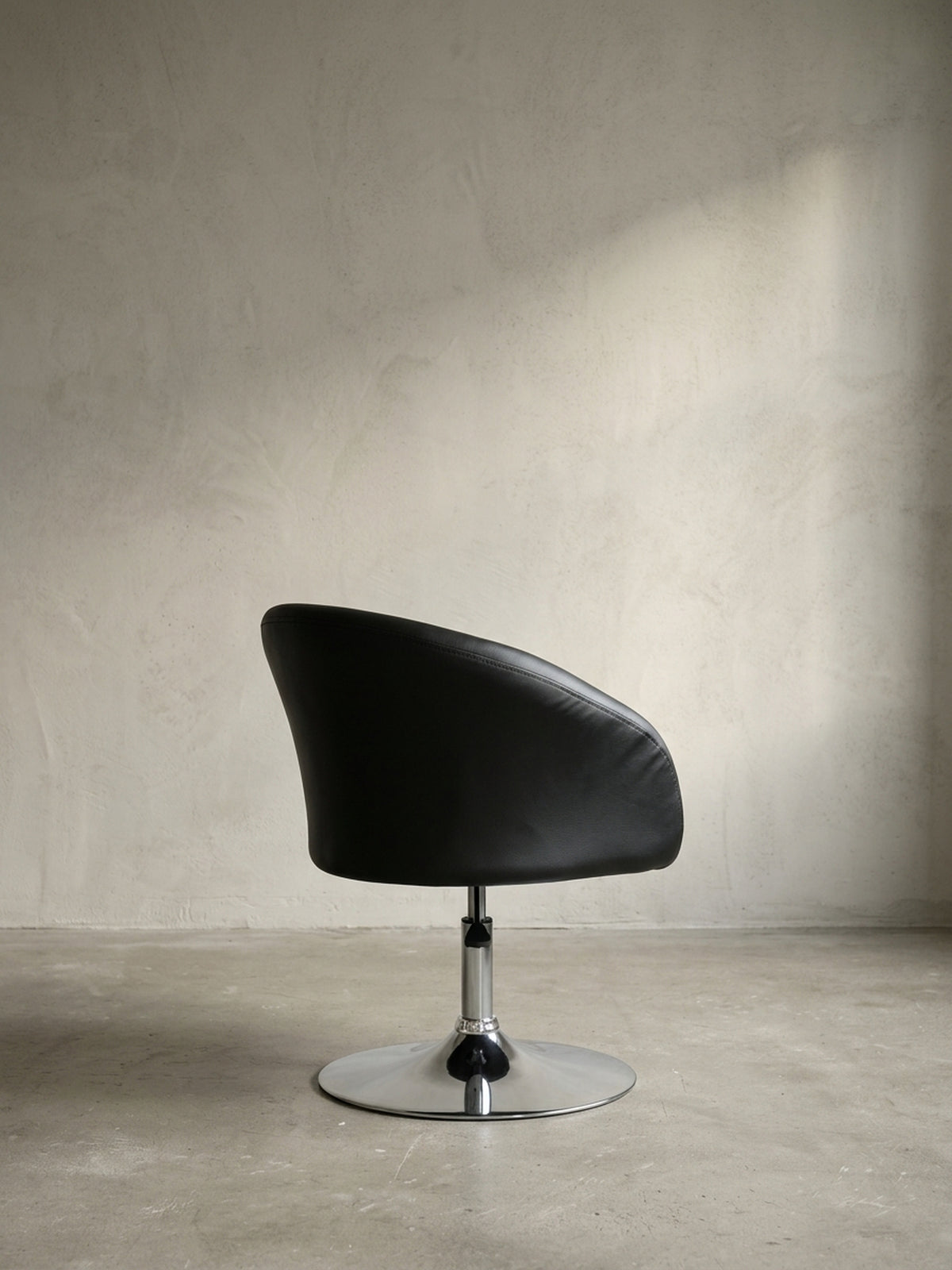 Lounge- &amp; Cocktailsessel aus Eiche Massivholz schwarz 62x55x84 cm mit Höhenverstellung und Drehfunktion Design Möbel Einrichtung modern stilvoll robust hochwertig Premium Arbeitszimmer_