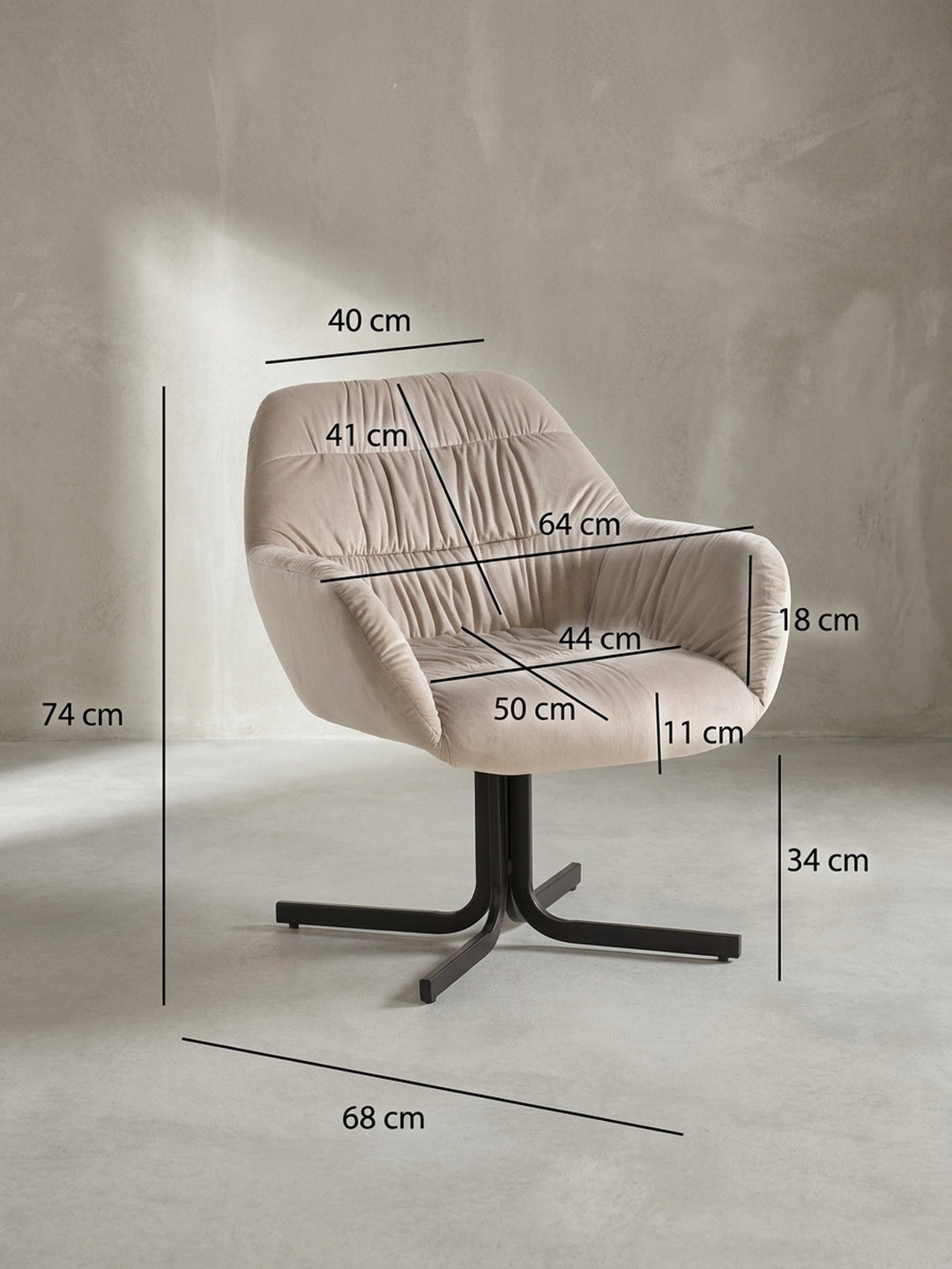 Maßskizze des beigen Cocktailsessels mit exakten Abmessungen von 64x68x74 Zentimetern und anschaulicher Darstellung der Sitzhöhe von 45 Zentimetern._