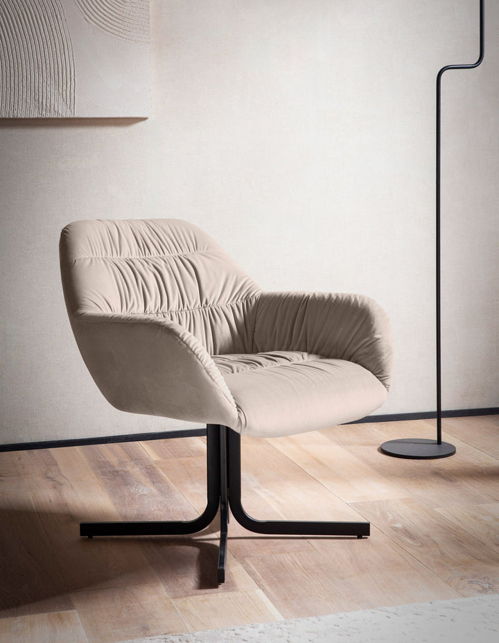 Loungesessel Samt mit Armlehnen und Metallgestell, gepolsterter Schalensitz, Beige 64x68x74 cm