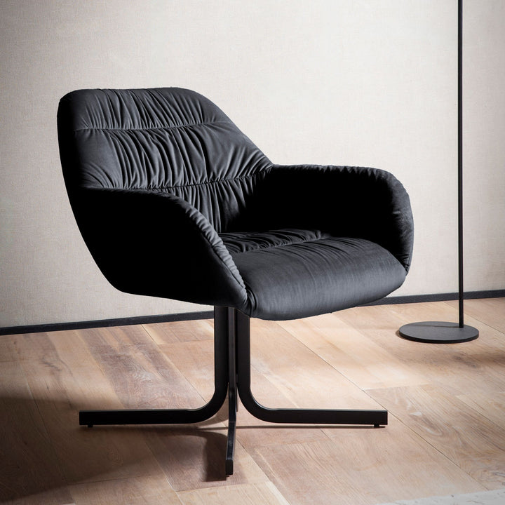 Loungesessel Samt mit Armlehnen und Metallgestell, gepolsterter Schalensitz, Beige 64x68x74 cm