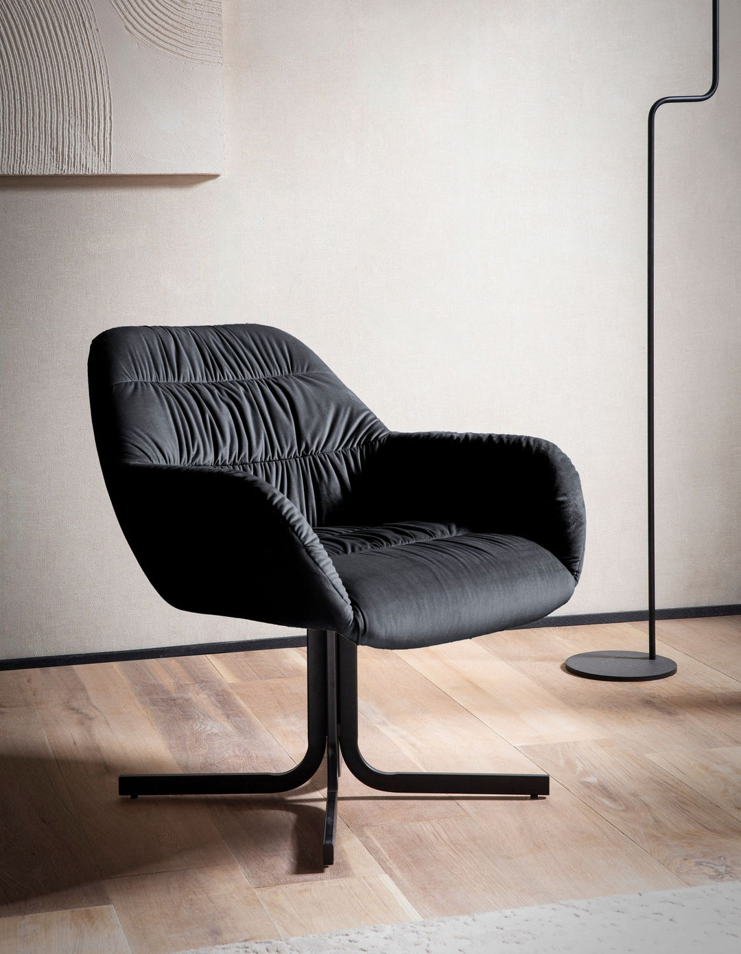 Loungesessel Samt mit Armlehnen und Metallgestell, gepolsterter Schalensitz, Beige 64x68x74 cm