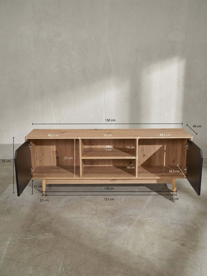 Technische Zeichnung der TV-Kommode mit genauen Maßangaben von 150x40x55 cm und den Innenmaßen der offenen mittleren Fächer._
