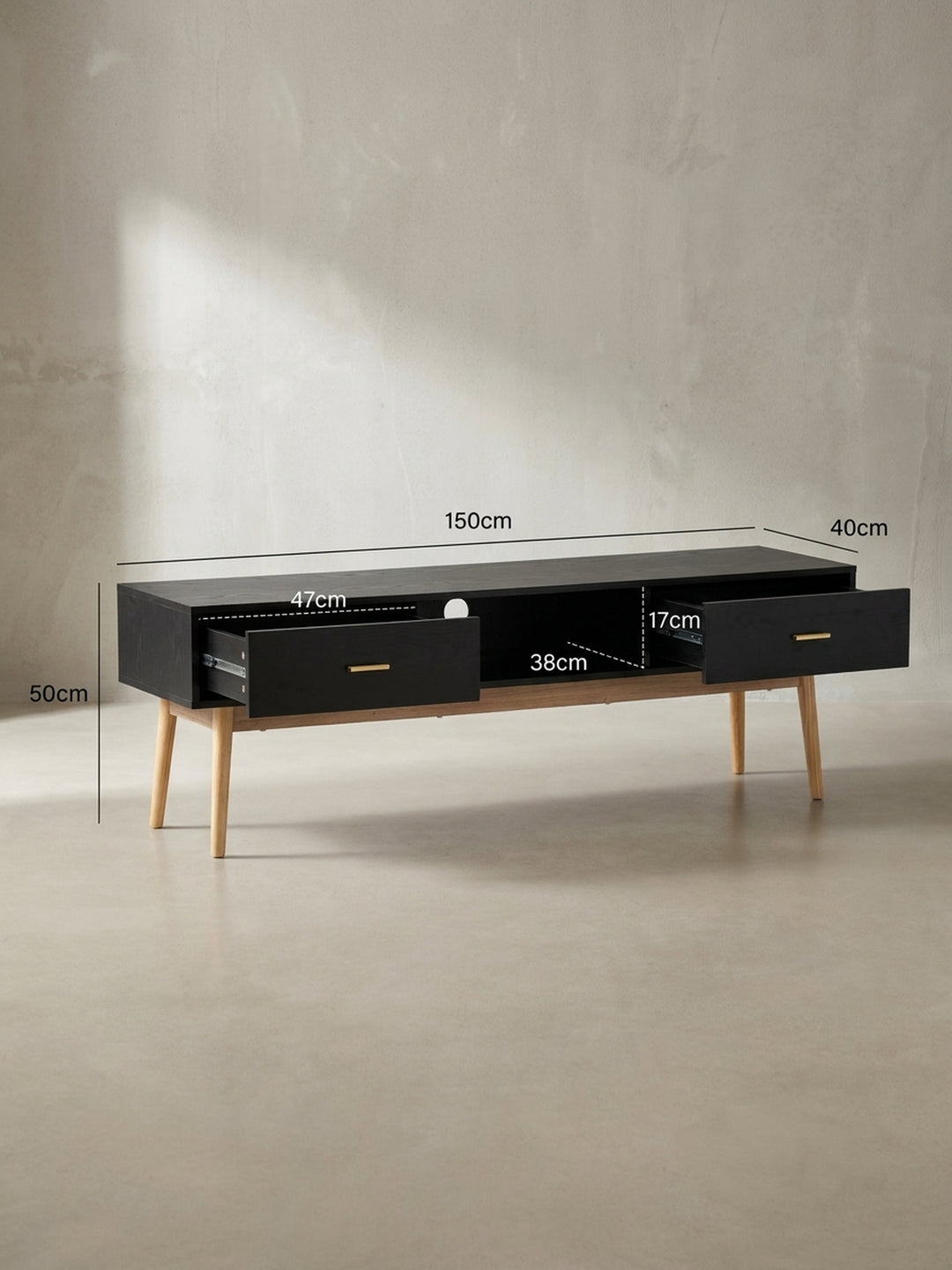 Technische Zeichnung des schwarzen TV-Lowboards mit genauen Maßangaben von 150x50x40 cm für eine präzise Raumplanung._