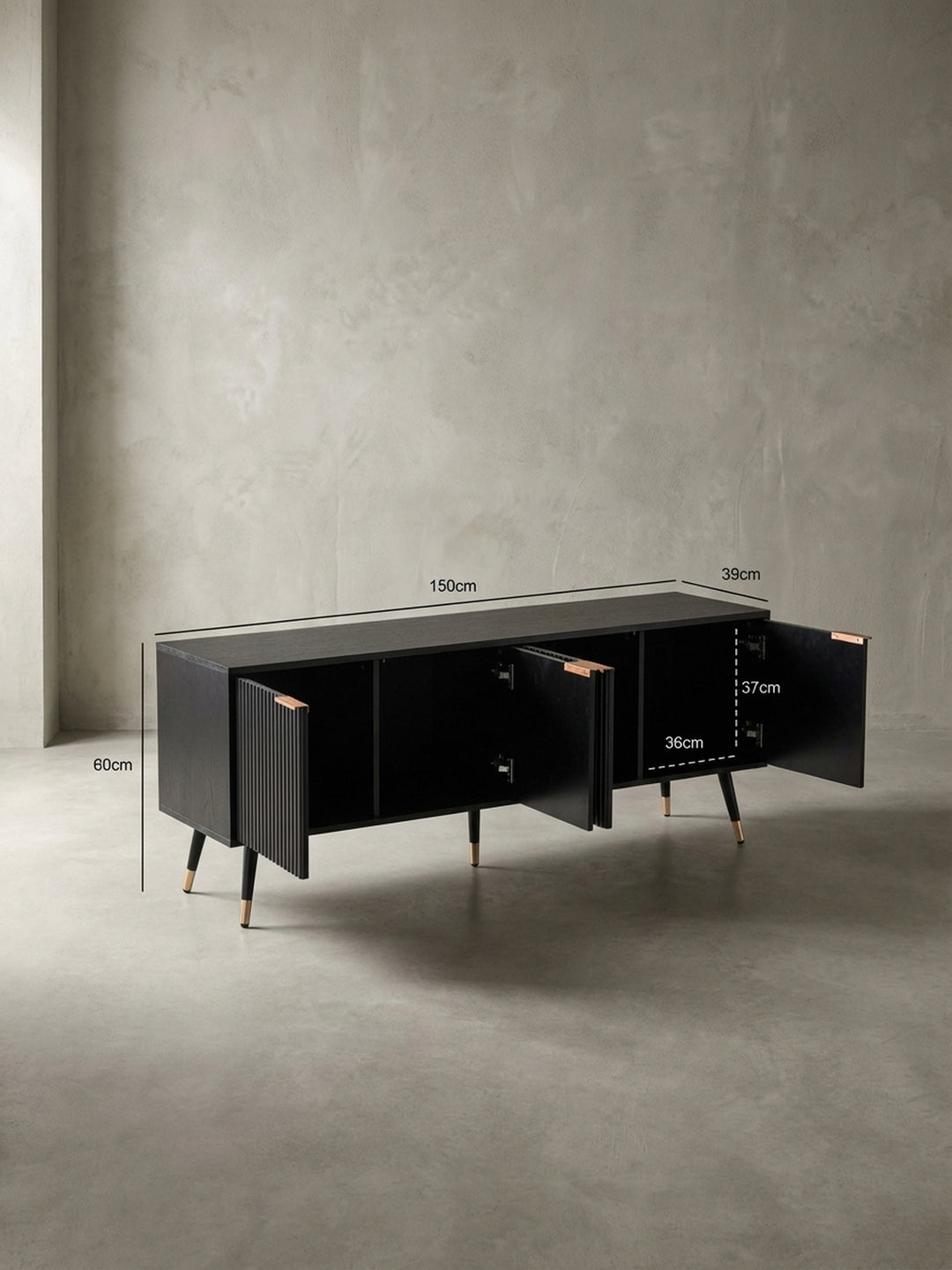 Das TV-Lowboard mit genauen Maßen: 150 cm Breite, 60 cm Höhe und 39 cm Tiefe, ideal für die Planung Ihres Wohnbereichs._