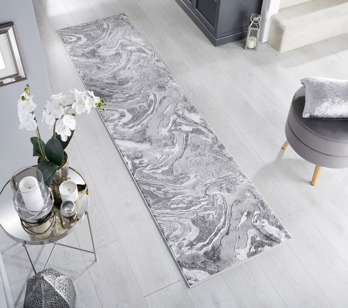 Luxuriöser Wohnzimmer Teppich mit metallischer Marmorierung_Silber_Läufer_