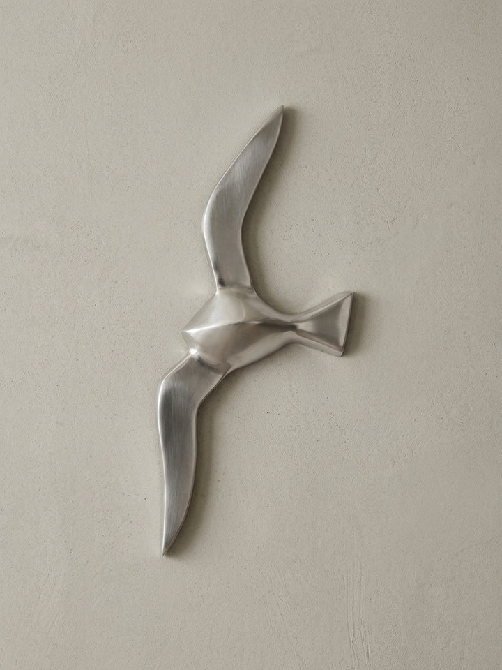 Freisteller Aluminium poliert hochwertig 30x3x13 cm freigestellt auf grauem Hintergrund zeigt vollständige Silhouette_