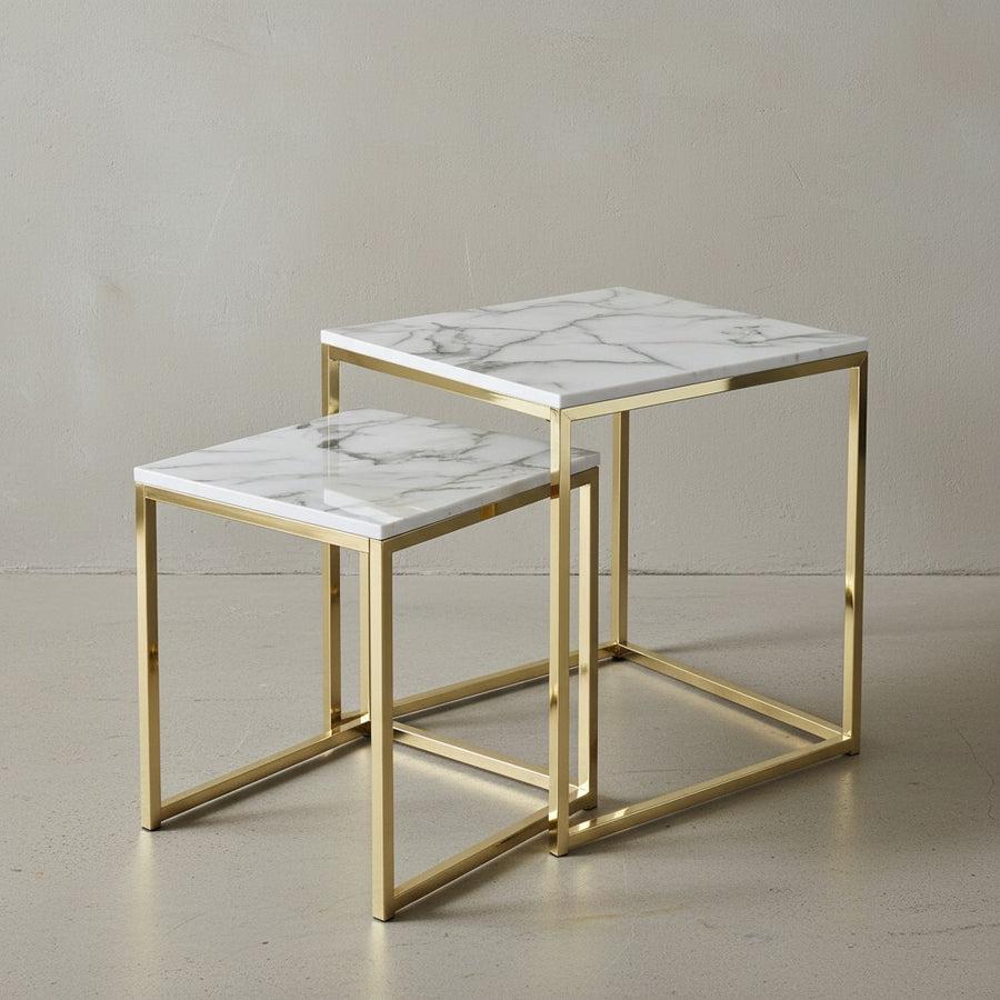 Beistelltisch Set in Marmor-Optik und goldener Farbe_ Moderne und stilvolle Wohnzimmermöbel_ 2 Größen_ Robustes Metallgestell - KADIMA DESIGN_Farbe_ Weiß_ Größe_ 45x45x50 cm_