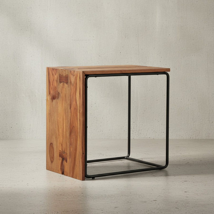 Massivholz Beistelltisch im Industrial-Style_ 45x30x45 cm_ Eleganter Sofatisch - KADIMA DESIGN_Größe_ 45x30x45 cm_