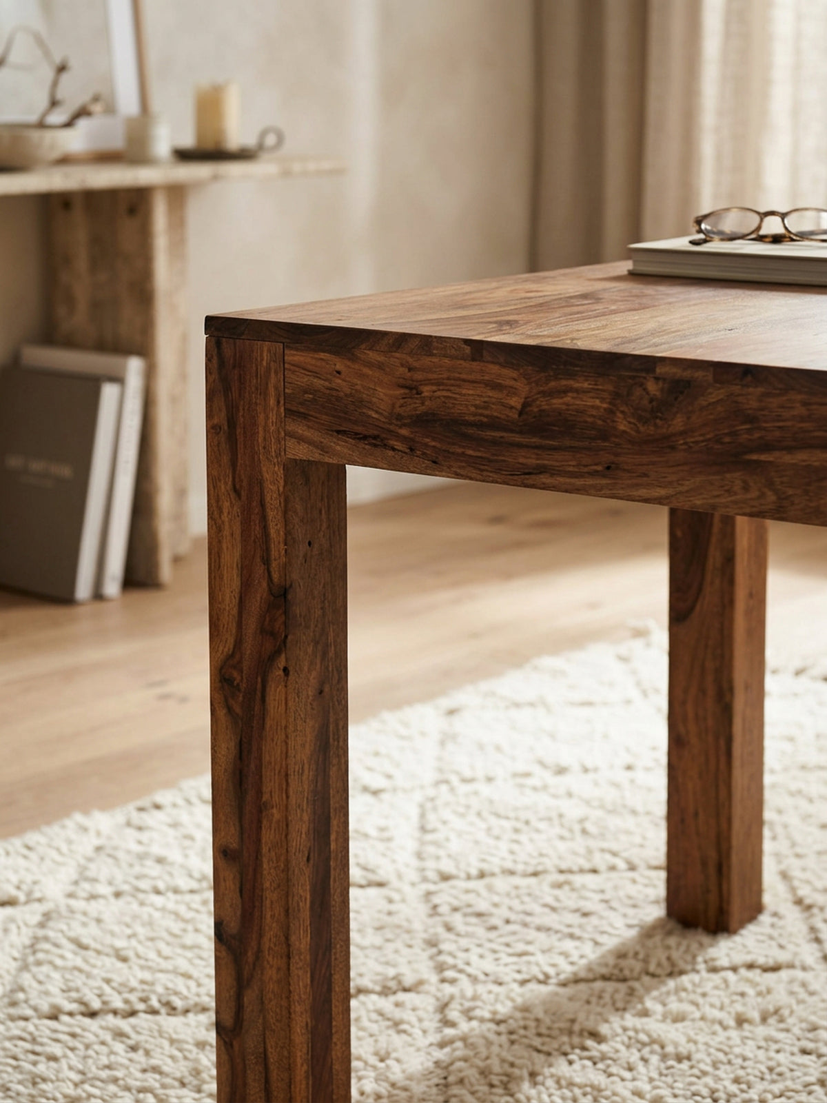 Sheesham Esstisch 80x80 cm - quadratischer Massivholz Tisch dunkel - kompakte Form von Kadima Design_