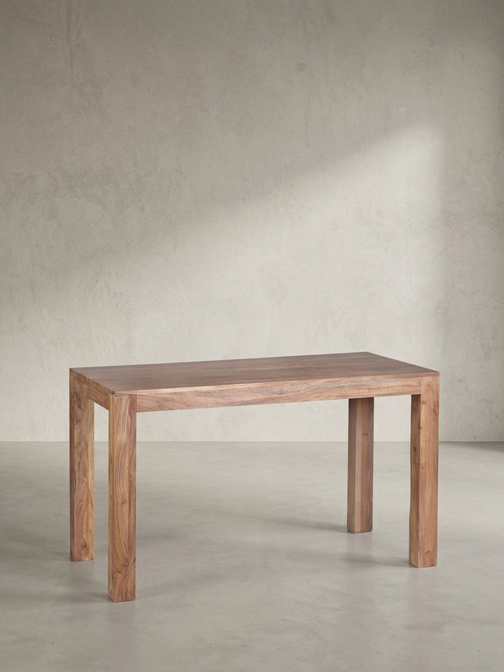 Esstisch Akazie massiv braun 120x60x76 cm robust langlebig Möbel Wohnen Design Einrichtung modern Premium Esszimmer Interior Zuhause Wohnzimmer hochwertig elegant stilvoll zeitgenössisch_