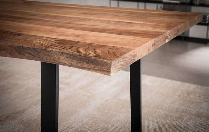 Design Tisch 120x60 mit Massivholzplatte - robust für kleine Essbereiche von Kadima Design_