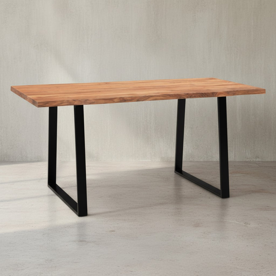 Industrial Esstisch mit Baumkante - 24 kg leicht - ideal für kleine Küchen von Kadima Design_