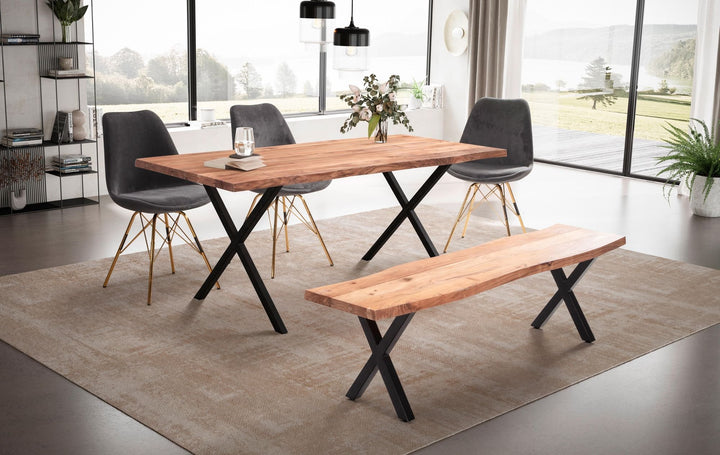 Esszimmertisch mit Naturkante - Goldbraune Akazienplatte auf X-Metallgestell - platzsparend für 4-6 Personen von Kadima Design_