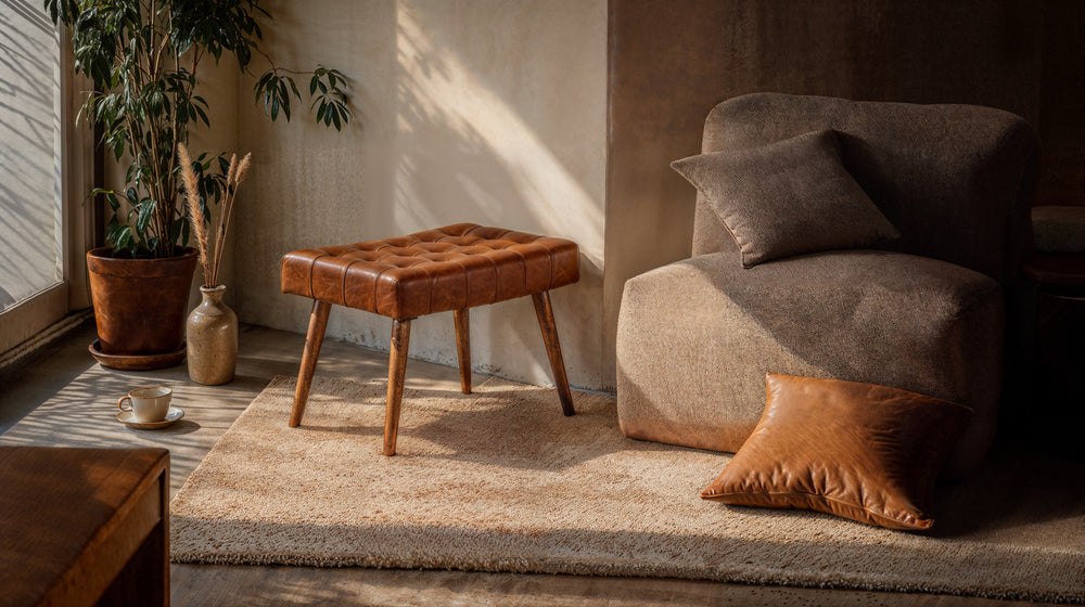 Lederhocker_im_Chesterfield-Stil_aus_echtem_Leder_mit_Massivholzbeinen_für_Wohnzimmer_67x39x47_cm_KADIMA_DESIGN_