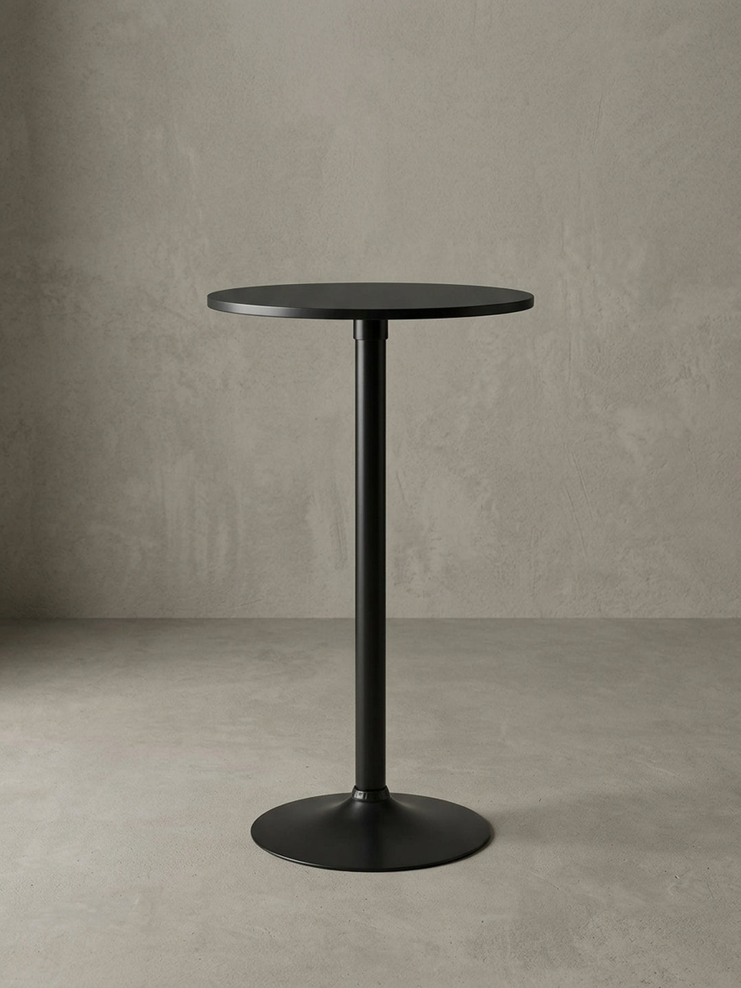 Moderner Bartisch in Schwarz, 100 cm hoch, mit rundem MDF-Top und stabilem Metall-Trompetenfuß, freigestellt vor weißem Hintergrund._
