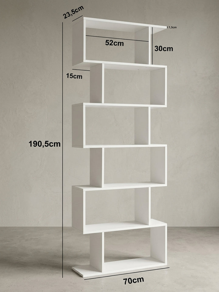 Detailansicht der Rückseite des freistehenden Raumtrenners. Die unsichtbaren Verbindungen der weißen Spanplatten betonen das minimalistische Zick-Zack-Design des modernen Bücherregals._