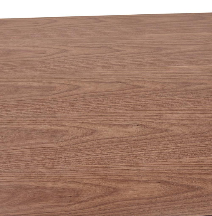 Breiter Schreibtisch aus Holz mit Walnuss-Finish und schwarzen Metallbeinen für moderne Innenräume_