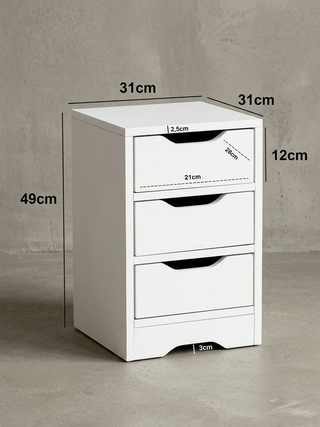 Detailansicht der Rückseite und Kantenverarbeitung der weißen Schlafzimmer-Kommode. Die sauberen Abschlüsse der melaminbeschichteten Spanplatte zeugen von hoher Qualität._