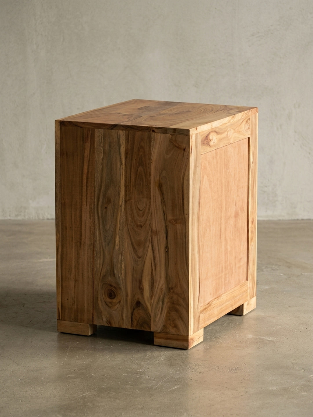 Maßzeichnung Nachttisch Akazie Massivholz natur mit Bemaßung 50x40x60 cm Höhe Breite Tiefe und Detailangaben zur Produktgeometrie_