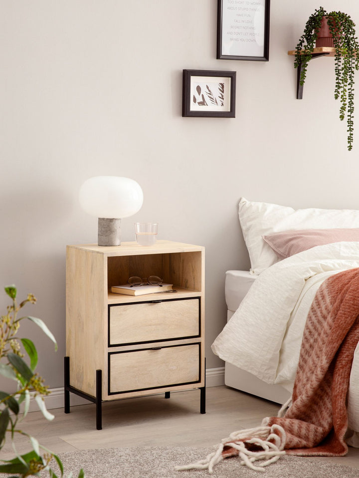 Nachttisch – Mango Massivholz/Metall, 43x60x30 cm, 2 Schubladen, braun