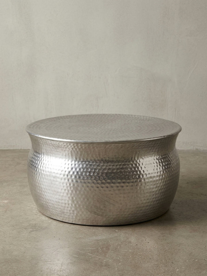 Technische Zeichnung des runden Couchtisches mit exakten Maßen: 75 cm Breite, 75 cm Tiefe und eine flache Höhe von 31 cm für die optimale Planung in Ihrem eigenen Wohnzimmer._