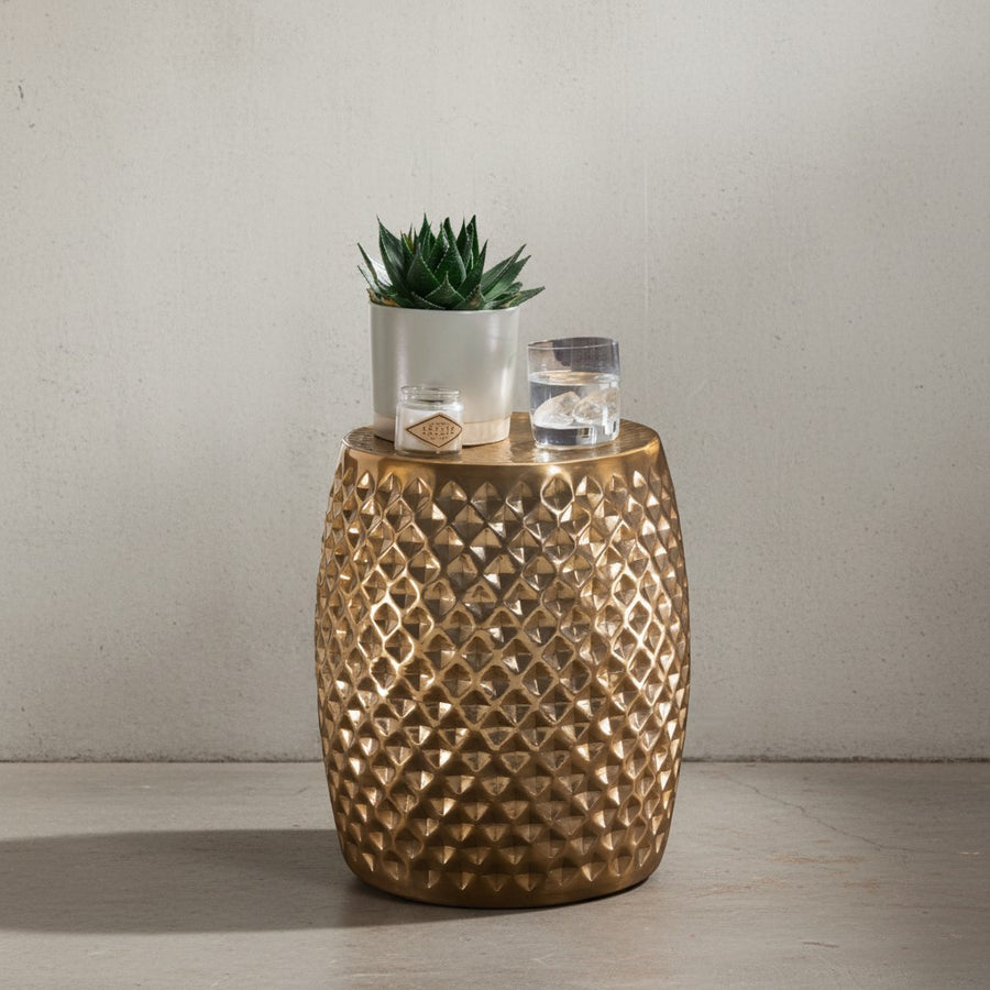 Orientalischer Beistelltisch ENNS_ Hammerschlag-Aluminium_ runde Form_ kratzfrei - KADIMA DESIGN_Farbe_ Gold_ Größe_ 32x32x42 cm_