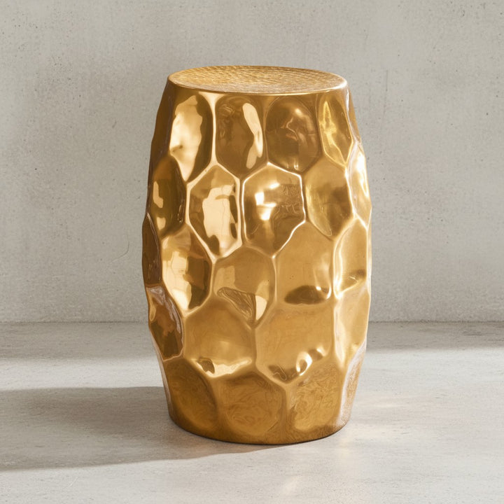 Orientalischer Beistelltisch ENNS_ Hammerschlag-Design_ Aluminium_ pflegeleicht - KADIMA DESIGN_Farbe_ Gold_ Größe_ 30x30x47 cm_