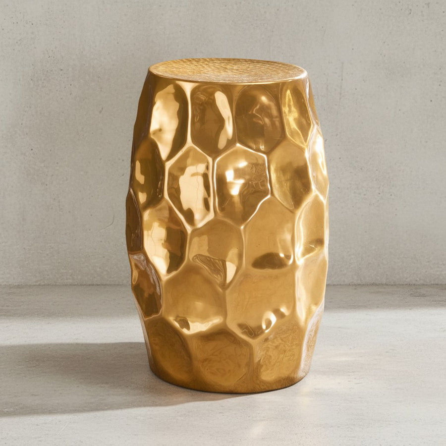 Orientalischer Beistelltisch ENNS_ Hammerschlag-Design_ Aluminium_ pflegeleicht - KADIMA DESIGN_Farbe_ Gold_ Größe_ 30x30x47 cm_