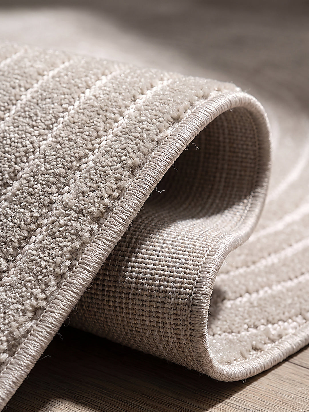 Teppich Beige Kante Verarbeitung_