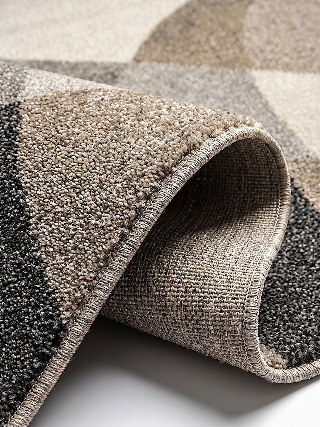 Teppich Beige Kante Verarbeitung_