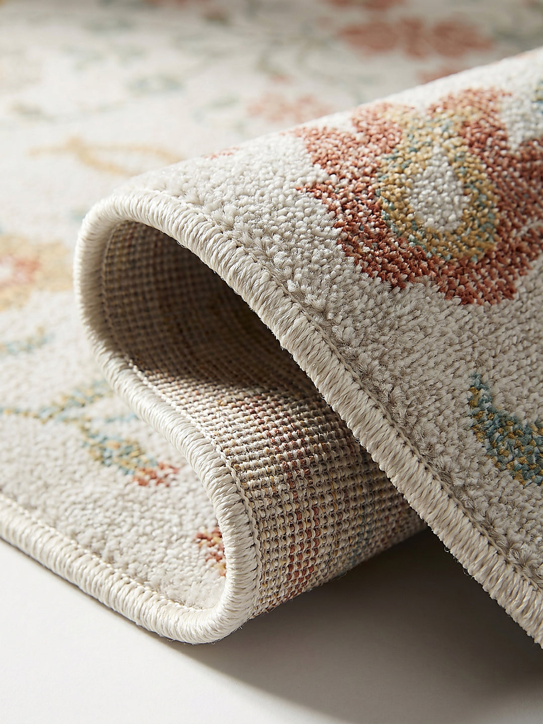 Teppich Creme Kante Verarbeitung_