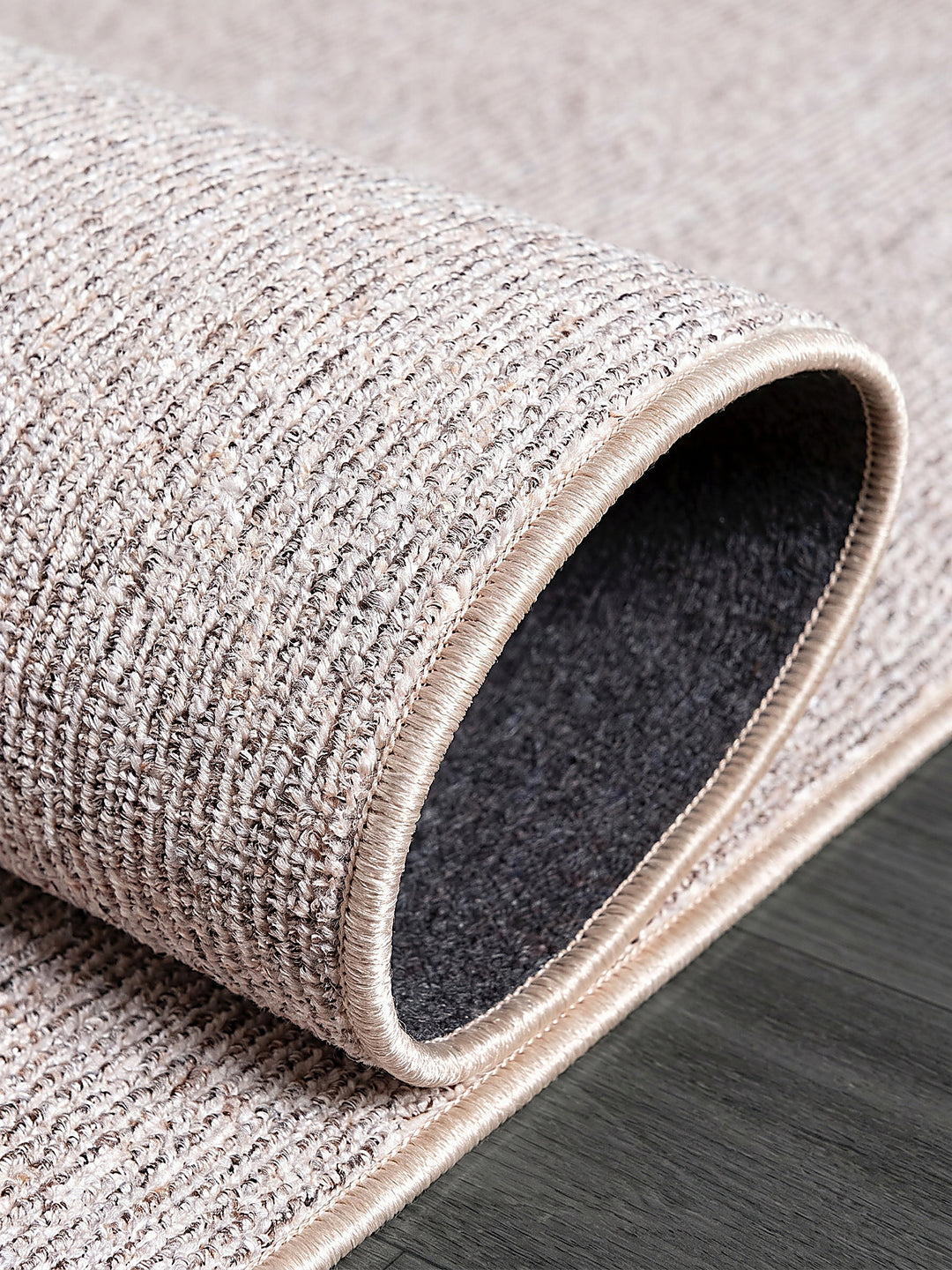 Teppich Beige Kante Verarbeitung_