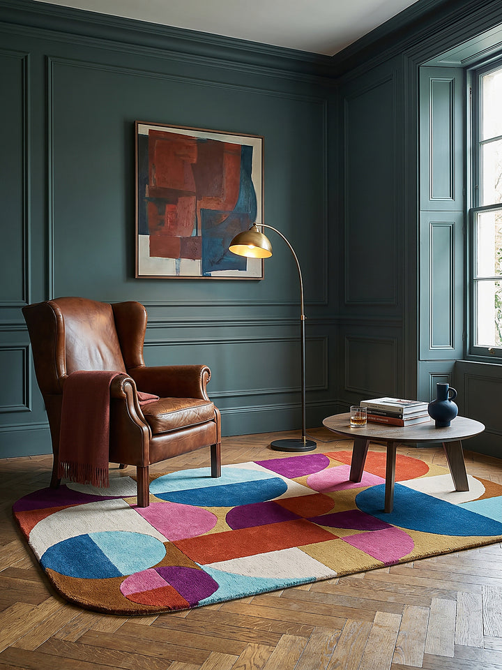 Teppich Multicolor-Rosa rechteckig im Wohnzimmer mit Couchtisch und Wohnaccessoires Wohnidee skandinavisch modern_