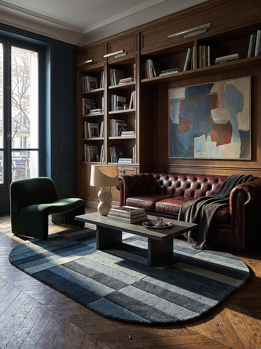 Teppich Blau oval im modernen Wohnzimmer_