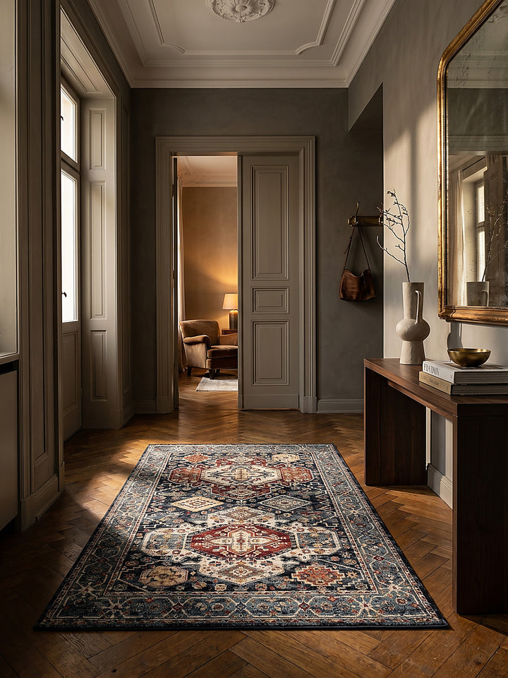 Teppich Multicolor-Blau rechteckig im Wohnzimmer mit Couchtisch und Wohnaccessoires Wohnidee skandinavisch modern_