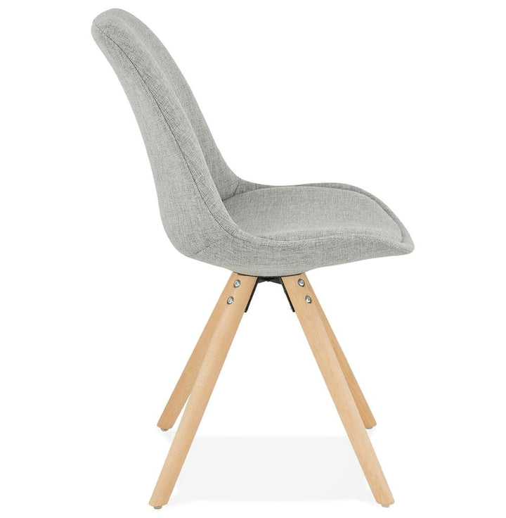 Küchenstuhl ergonomisch mit Naturholzgestell und grauem Bezug von Kadima Design_