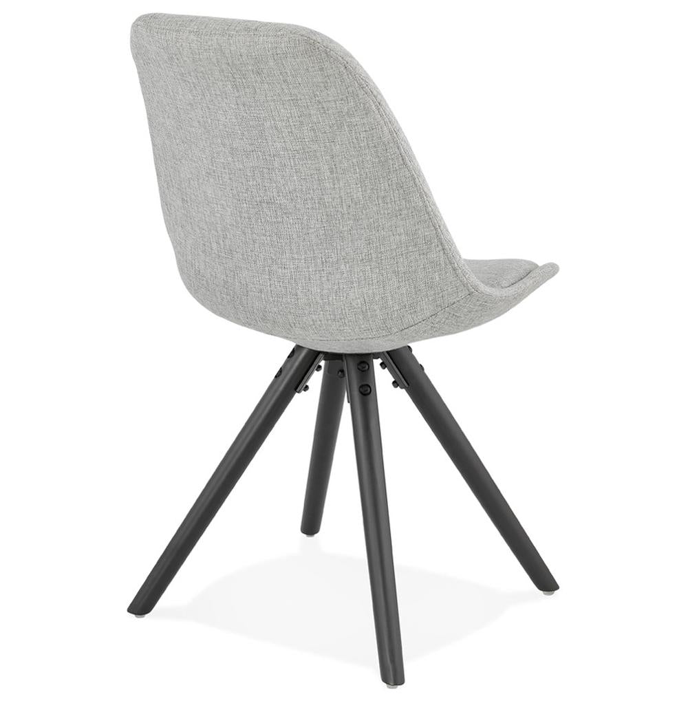 Esszimmerstuhl skandinavisch mit ergonomischer Sitzfläche und Rückenlehne von Kadima Design_