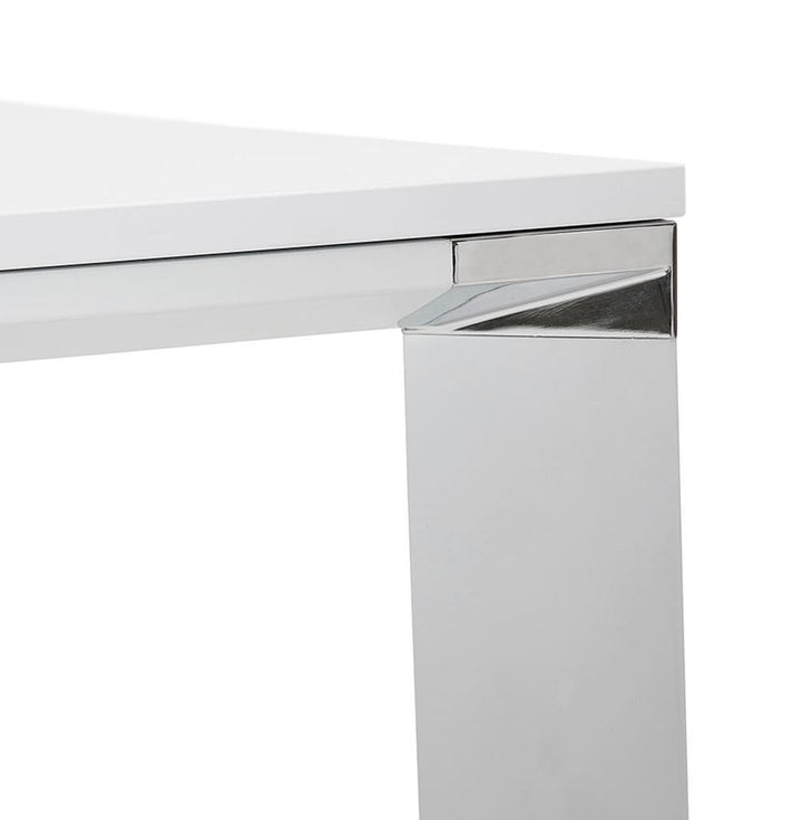 Büromöbel im Einsatz - Minimalistisches Design - maximale Funktionalität - schafft eine professionelle Arbeitsatmosphäre in jedem Raum - Kadima Design_