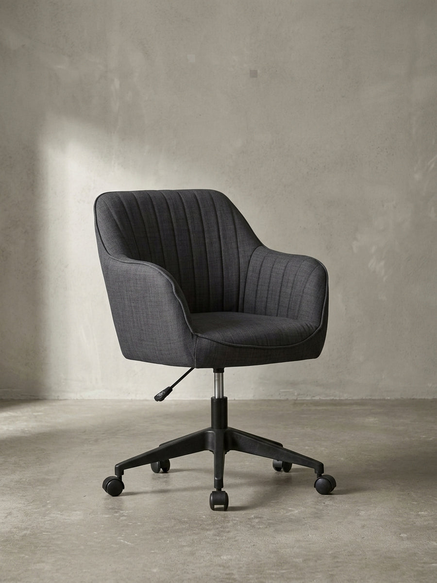 Bürostuhl Stoff anthrazit 65x65x90 cm mit Rollen und Armlehnen für Home Office Design Möbel modern hochwertig stilvoll robust langlebig Wohnen Einrichtung Interior Zuhause Wohnzimmer elegant_