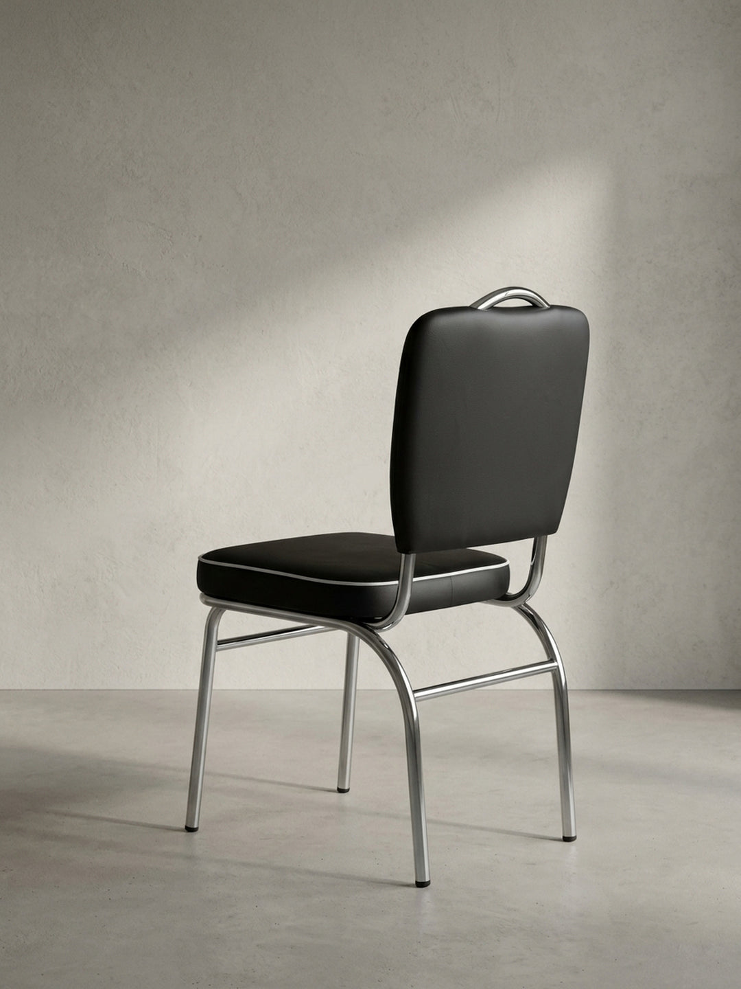 Esszimmerstuhl Kunstleder schwarz mit Polsterung 47x45x90 cm modern Design Möbel hochwertig Esszimmer Wohnzimmer Einrichtung Inspiration Wohnen Interior Zuhause elegant stilvoll Premium_