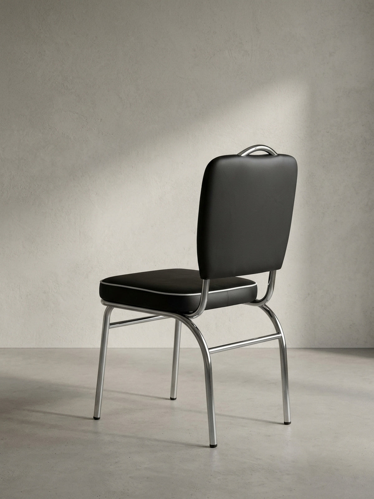 Esszimmerstuhl Kunstleder schwarz mit Polsterung 47x45x90 cm modern Design Möbel hochwertig Esszimmer Wohnzimmer Einrichtung Inspiration Wohnen Interior Zuhause elegant stilvoll Premium_