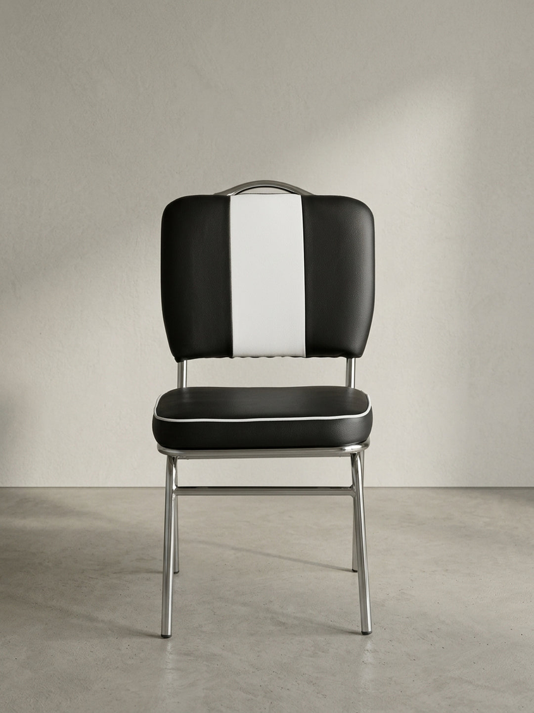 Esszimmerstuhl aus pflegeleichtem Kunstleder schwarz mit Polsterung 47x45x90 cm Design Möbel Premium Qualität modern Esszimmer Einrichtung stilvoll Wohnen Interior Zuhause Wohnzimmer_